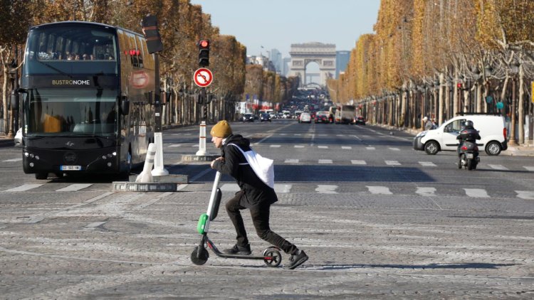 Fransa’da elektrikli scooter kullanım yaşı 14’e çıkacak