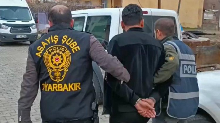 Diyarbakır’da hasarlı evlerden hırsızlık yapan 12 kişi tutuklandı