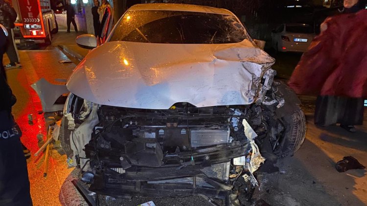 Düzce’de park halindeki tıra çarpan otomobilin sürücüsü yaralandı