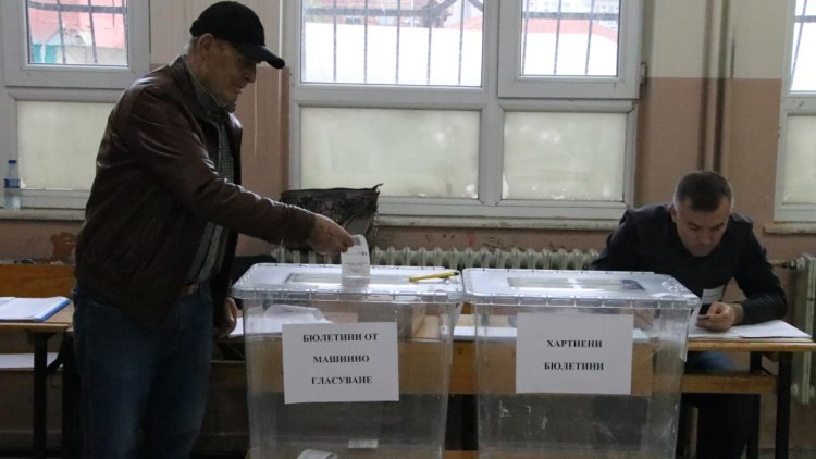 Trakya’daki çifte vatandaşlar Bulgaristan seçimleri için oy kullanıyor