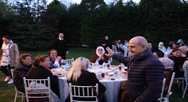 Büyükçekmeceli kadınlar Edirnede iftar yemeğinde bir araya geldi