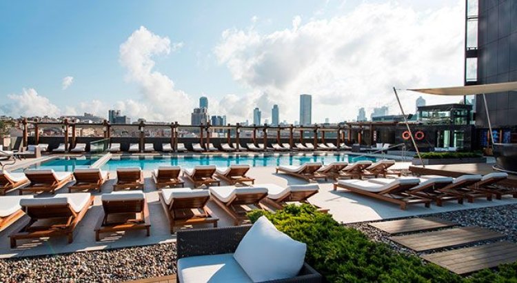 Hilton Istanbul Bomonti’de Havuz Keyfi Başlıyor