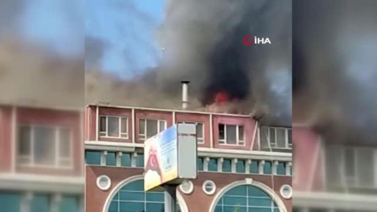 Ankara’da Özel Hastanenin Çatısı Yangınla Kaplandı