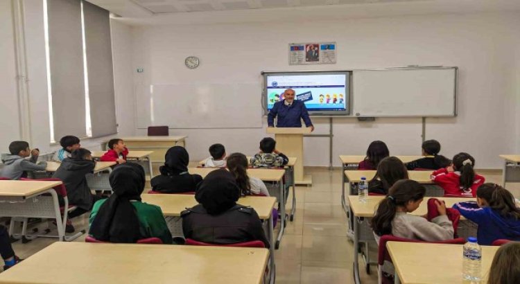 Karamanda çocuk üniversitesi, depremden etkilenen çocuklar için etkinlik düzenledi