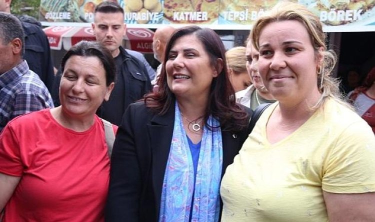 Aydın Büyükşehir Belediye Başkanı Özlem Çerçioğlu, Germencik Pazarı’nda vatandaşlarla bir araya geldi