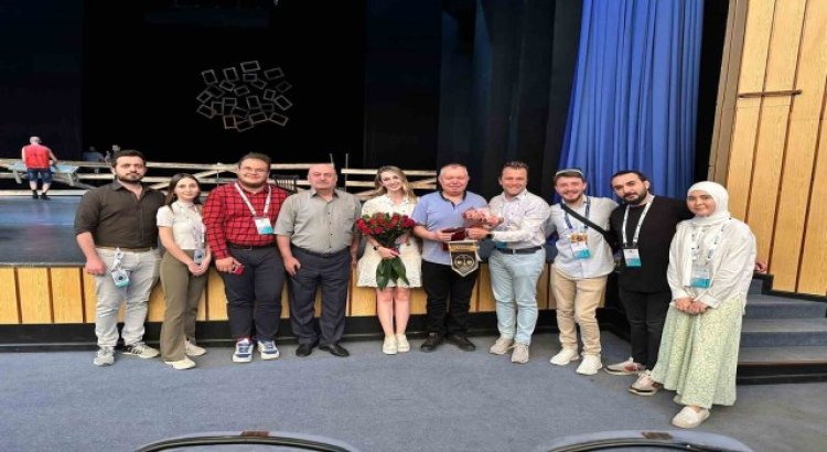 Eskişehir ‘Sui Generis Tiyatro, Özbekistandan Eskişehire ilgi ile döndü