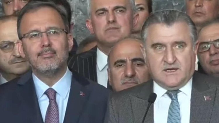 Gençlik ve Spor Bakanlığı’nda yeni dönem! Mehmet Muharrem Kasapoğlu görevi Osman Aşkın Bak’a devretti