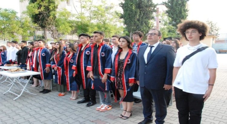 Adana Borsa Lisesi 50inci yılında 83 mezun verdi