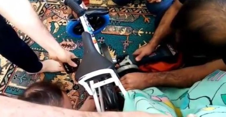 Şanlıurfa’da eli bisiklet zincirine sıkışan çocuğu, itfaiye kurtardı
