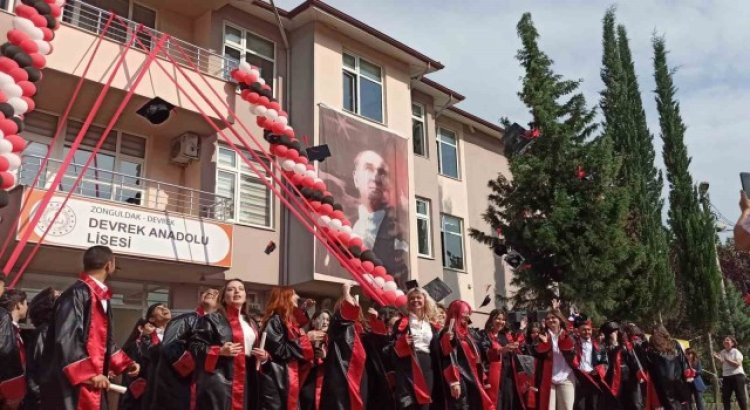 Devrek Anadolu lisesinden mezuniyet töreni