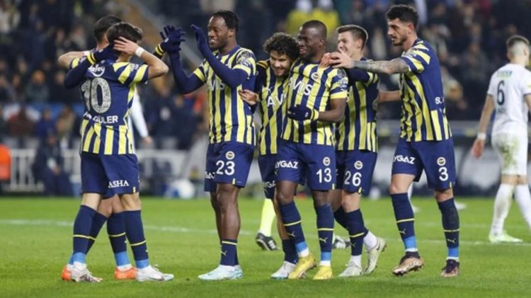 Fenerbahçe taraftarını kahredecek haber! Yıldız futbolcu, yeni takımı ile el sıkıştı