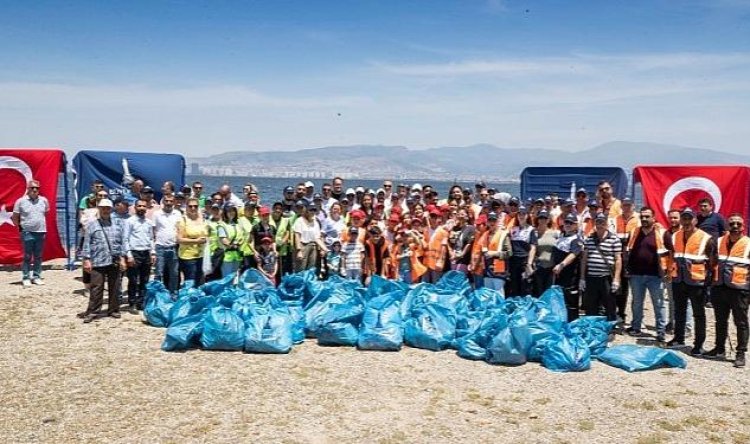 Başkan Soyer daha temiz bir İzmir için çocuklar ve gönüllülerle atık topladı “Doğamıza sahip çıkmak, farkındalık yaratmak için bu çalışmayı yapıyoruz”