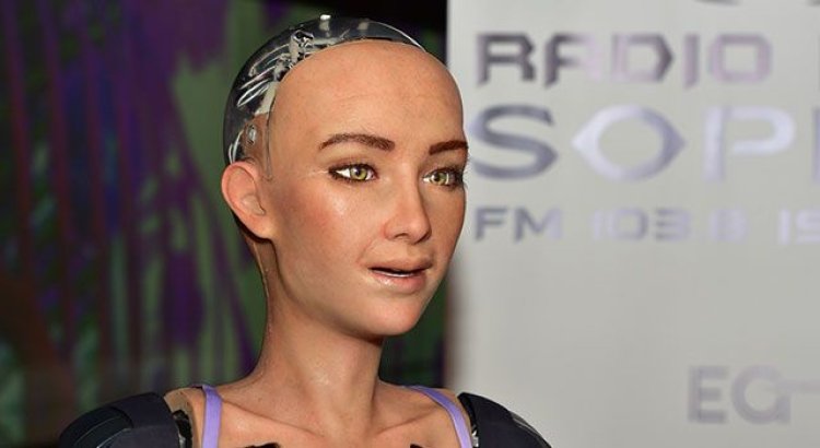 İlk robot Sophia, Antalya’da tanıtıldı