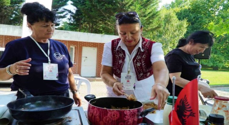 Dansçılar sahnede değil mutfakta ter döktü