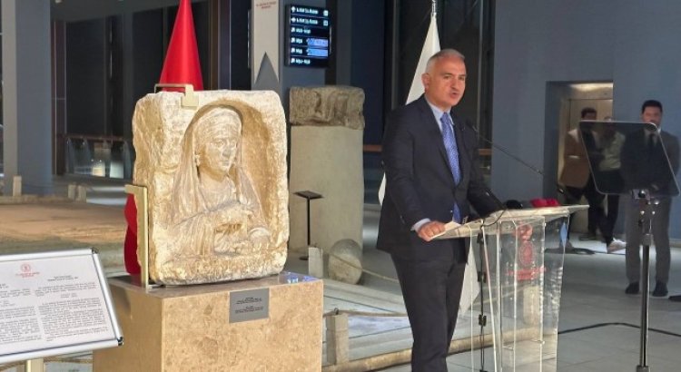 Zeugma kökenli mezar steli, düzenlenen törenle Türkiyeye iade edildi