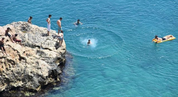 Rekor Sıcaklık: Antalya'da Termometreler 44 Dereceyi Gösterdi