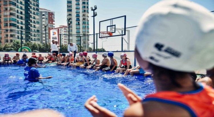 Adana'da 10 bin çocuğa yüzme eğitimi