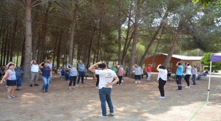 Mersindeki emekliler Tarsus Gençlik Kampında buluştu