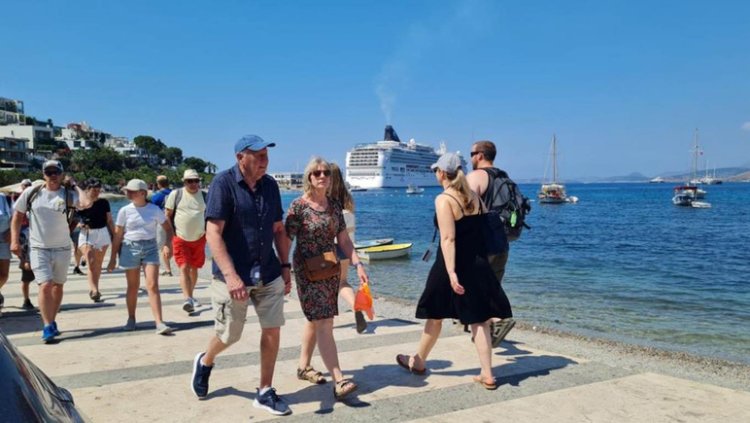Fahiş fiyatlar korkutuyor… Turisti Yunan’a kaptırmayalım