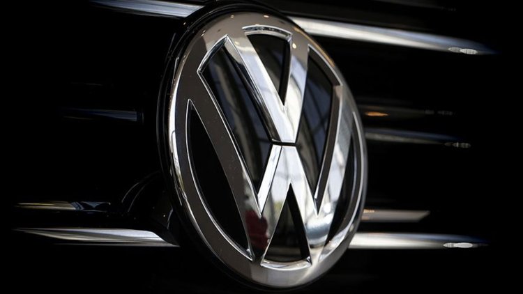 Volkswagen, kaynağı belirsiz bir sistem arızası nedeniyle araç üretimini durdurdu