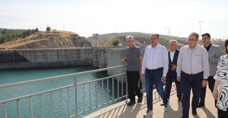 Vali Şıldak Türkiye’nin en büyük barajını inceledi