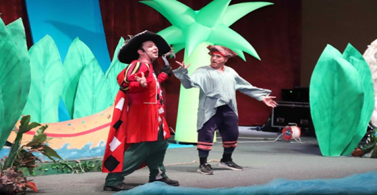 Karaköprü’de ‘Peter Pan hayal dünyası’ çocuk oyunu sahnelendi